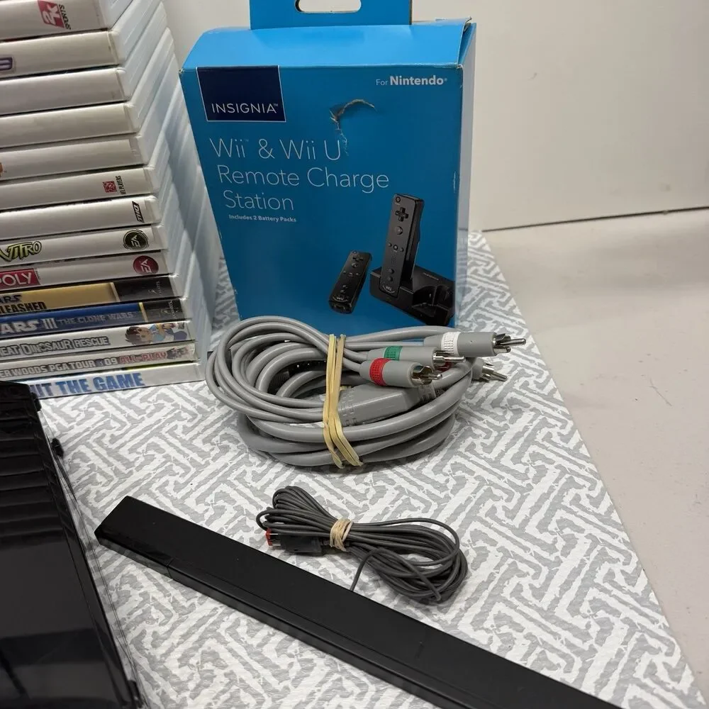 Nintendo Wii Black Console Bundle System RVL-101 Tested 15 Games W/Controller
